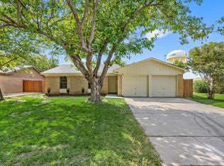 1109 Dennis Dr, Saginaw, TX 76179