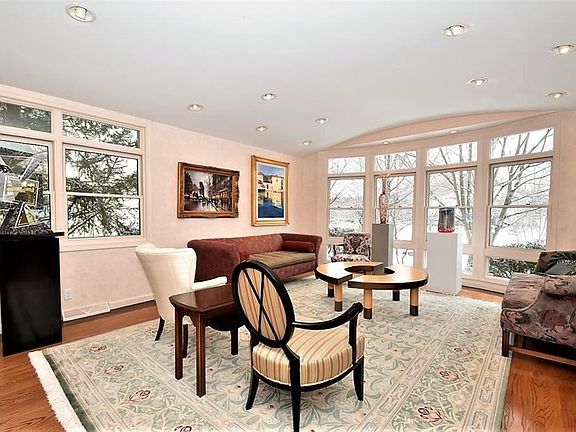 4th image of 24225 Woodside Ln