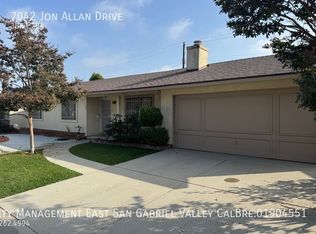 7042 Jon Allan Dr, North Hollywood, CA 91605