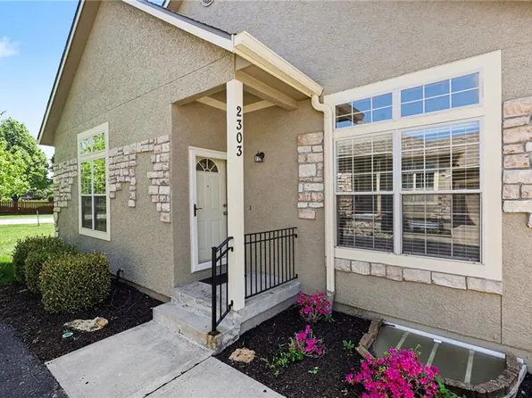 15671 S Hillside St Unit 2303, Olathe, KS 66062