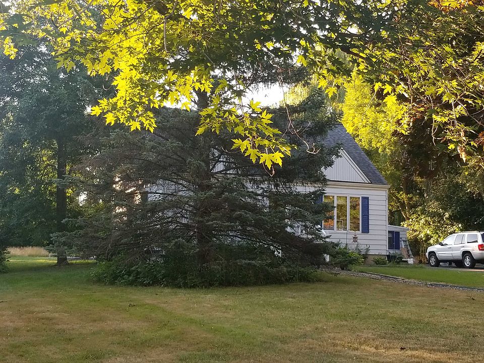 2nd image of 49 Ayer Rd