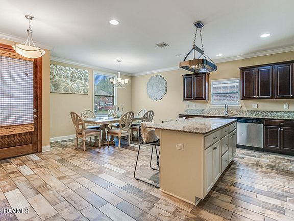 5th image of 321 Saint Matthias Dr