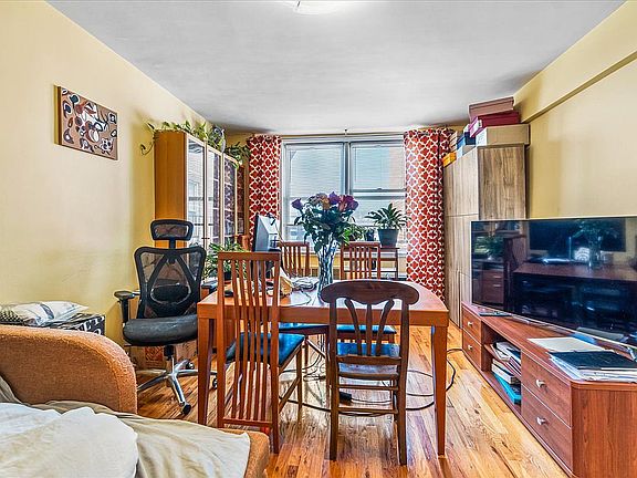 4th image of 735 Avenue W #3L
