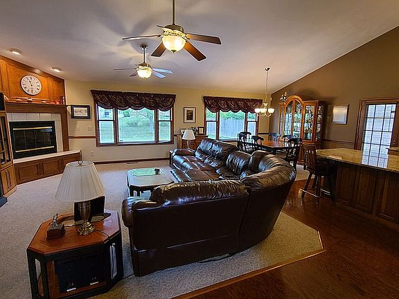 5th image of 2828 Legend Falls Ct