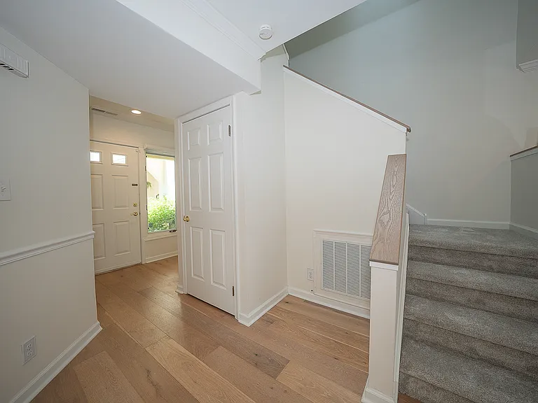116 Montrose Ave #H — Photo 21