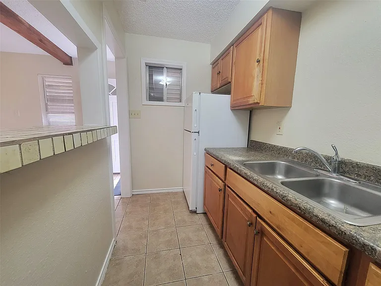 5103 Avenue Q 1/2 #2 — Photo 4