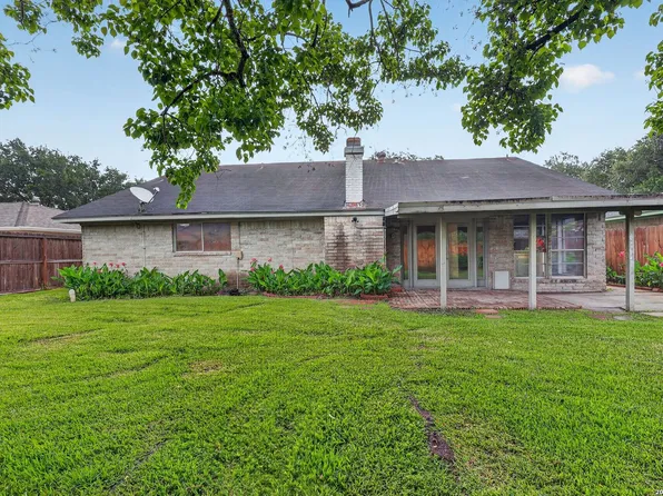 1139 PINECROFT DR, Sugar Land, TX 77498