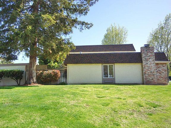 3rd image of 3125 Creekside Dr