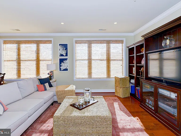 1800 Wilson Blvd #310 — Photo 16