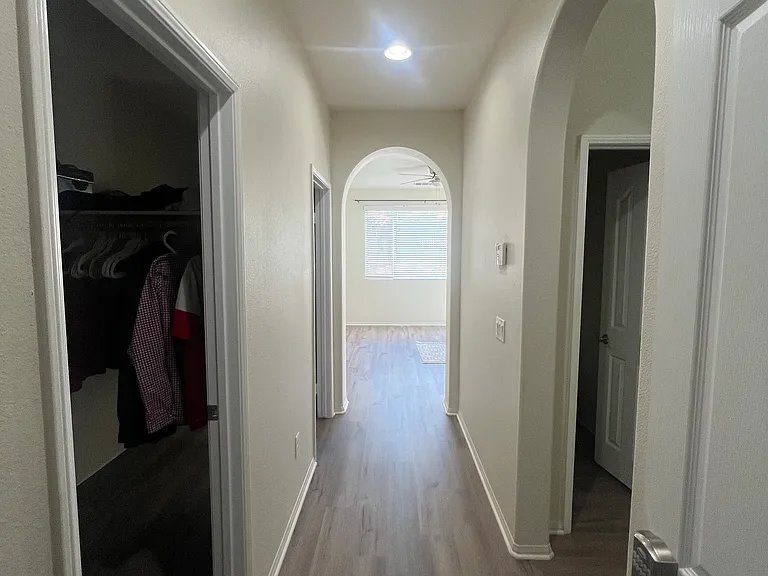 27922 Crescent Ct — Photo 22