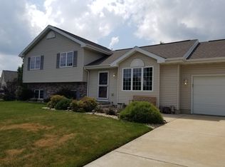 492 Dahl Dr, Deforest, WI 53532