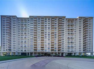 1 Bratenahl Pl APT 901, Bratenahl, OH 44108