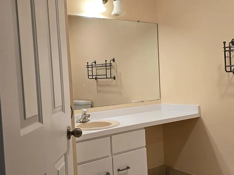 208 Foxmeadow Dr #208 — Photo 14