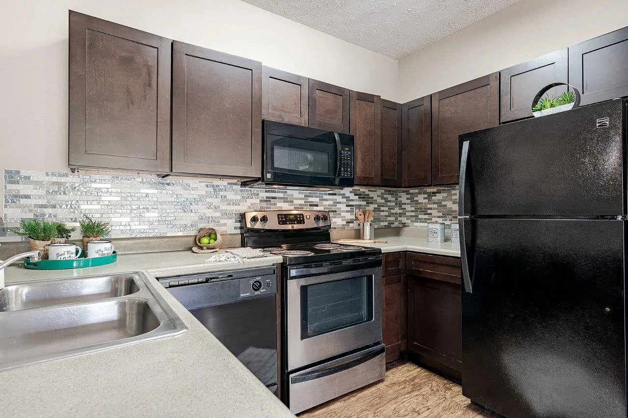 Main Street Apartments — Photo 1