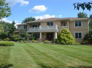 2260 Yorkshire Cir, Allentown, PA 18103