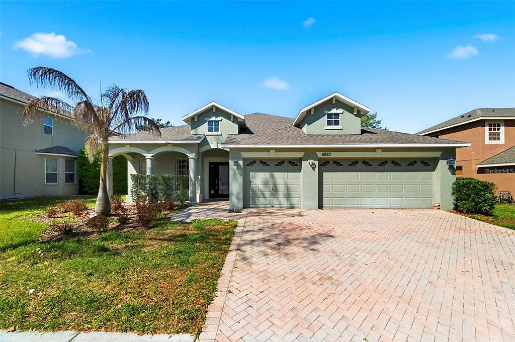5 bed, 3.0 bath, 2825 sqft, $2,850 — Photo 1