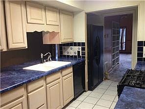 4th image of 1704 Deerfield Dr