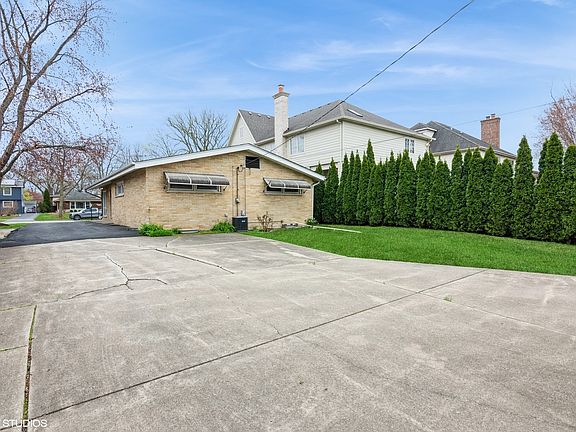 5th image of 5328 Grand Ave