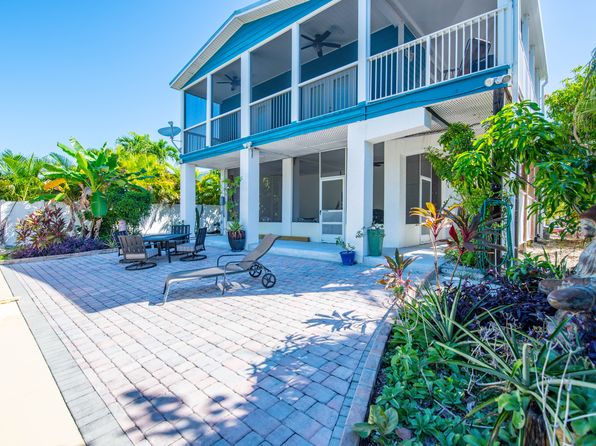 23 Emerald Dr