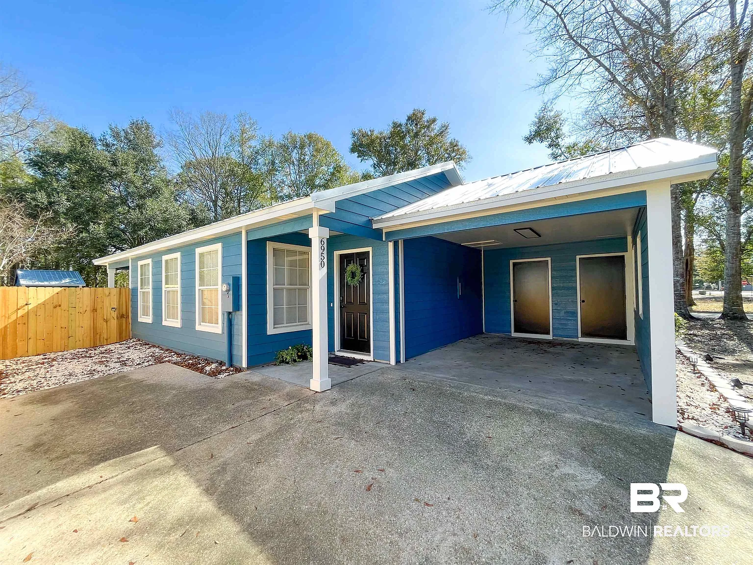2 bed, 1.0 bath, 872 sqft, $1,800 — Photo 1