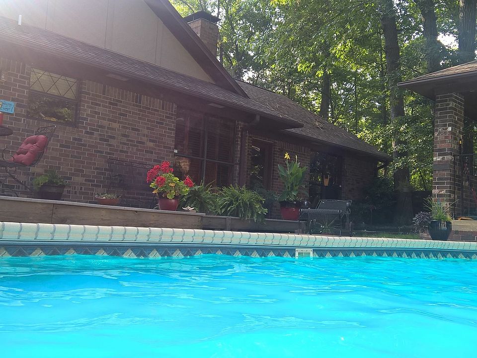 1st image of 1821 Royal Oaks Dr