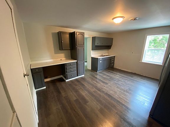 3rd image of 303 Courtois St