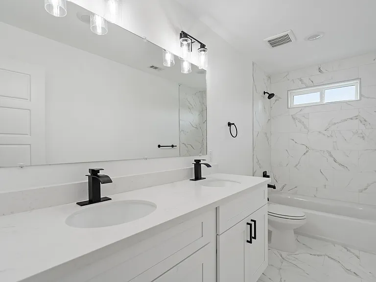 7504 Laura Koppe Rd #D — Photo 5