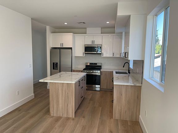 5th image of 14247 Sylvan St #14249