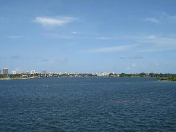 12000 N Bayshore Dr APT 410, North Miami, FL 33181