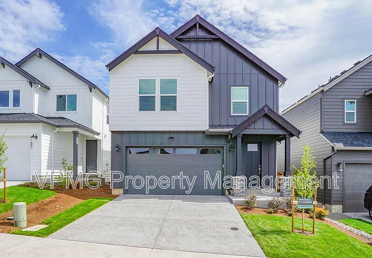 1605 NE 180th Ave — Photo 1