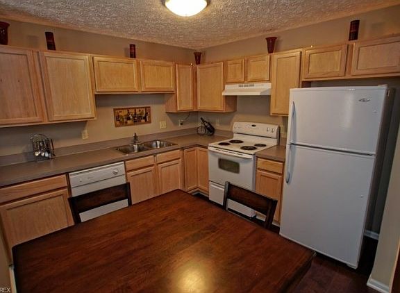 5th image of 408 Angela Ln