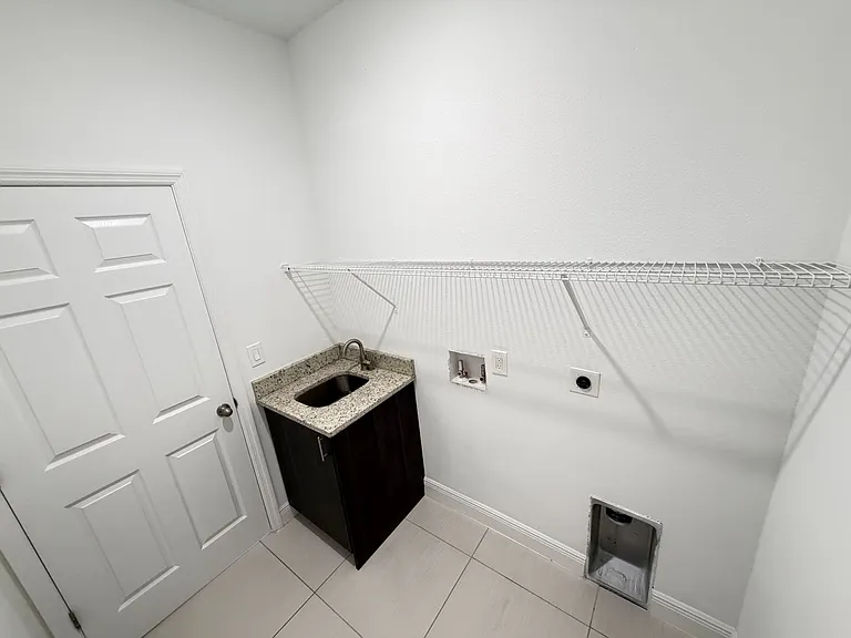 2481 San Filippo Dr SE — Photo 39