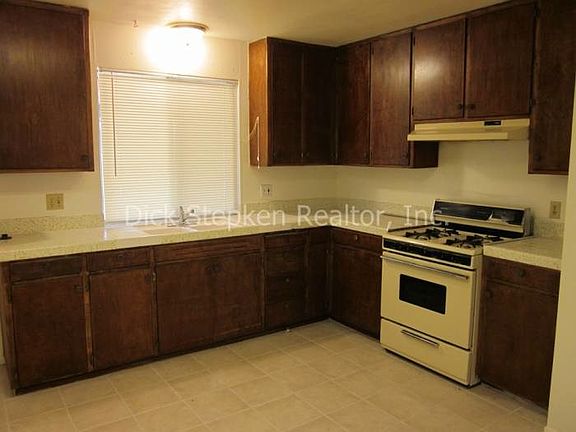 5th image of 863 Sapphire Ct