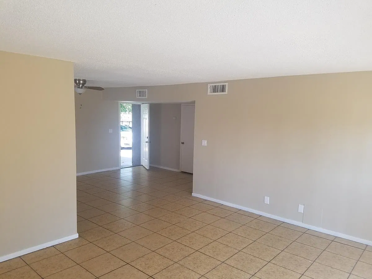 14427 Saint Andrews Drive — Photo 3