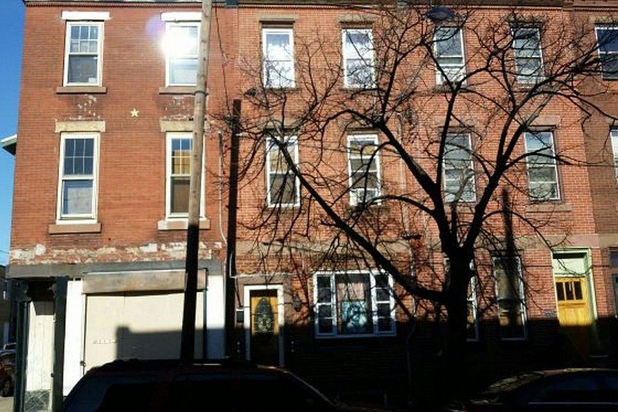2nd image of 1541 Morris St