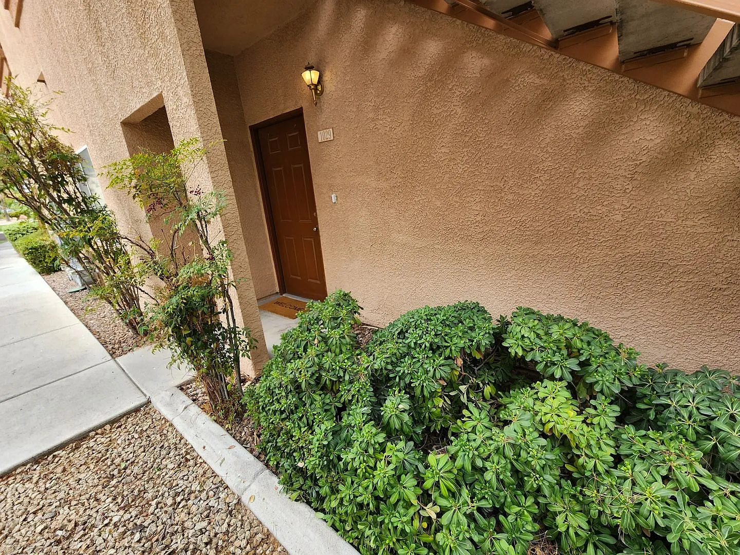 Charming 2 Bed 2 Bath Downstairs Condo In Silverado Ranch! — Photo 2