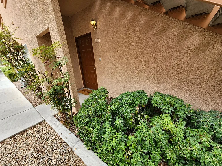 1050 E Cactus Ave #1029 — Photo 2