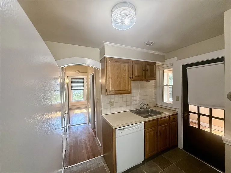 70 Tremont St #2R — Photo 4