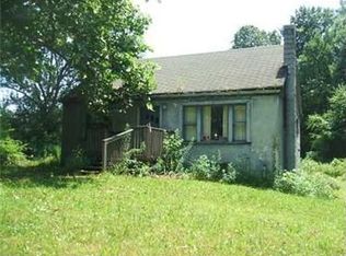 520 Shenango Stop Rd, New Castle, PA 16101