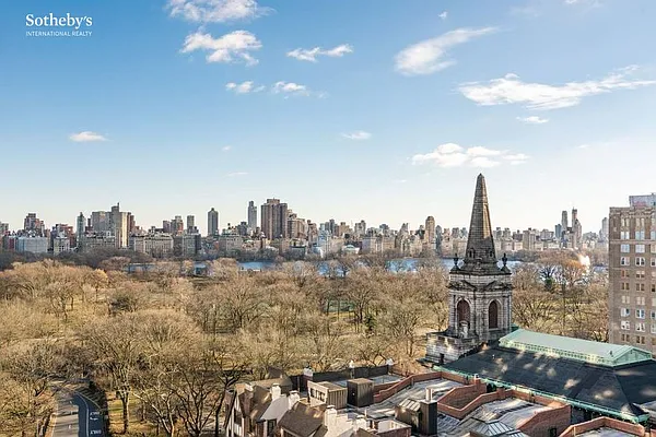 Rented by Sotheby's International Realty | media 2