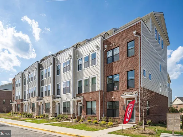 592 Watermans Dr, Woodbridge, VA 22191
