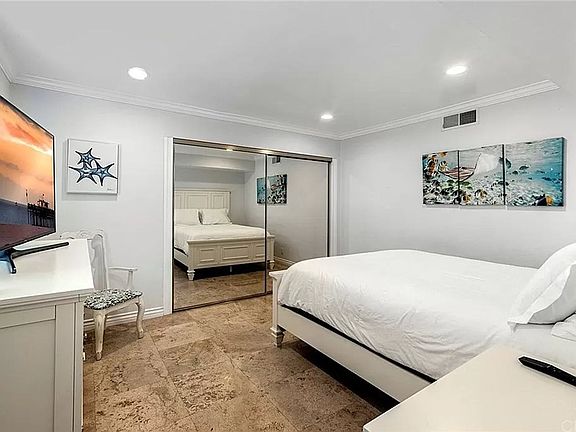 5th image of 216 21st St