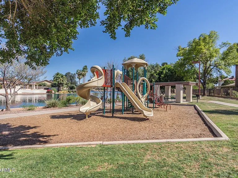 1347 W Lobo Ave — Photo 46