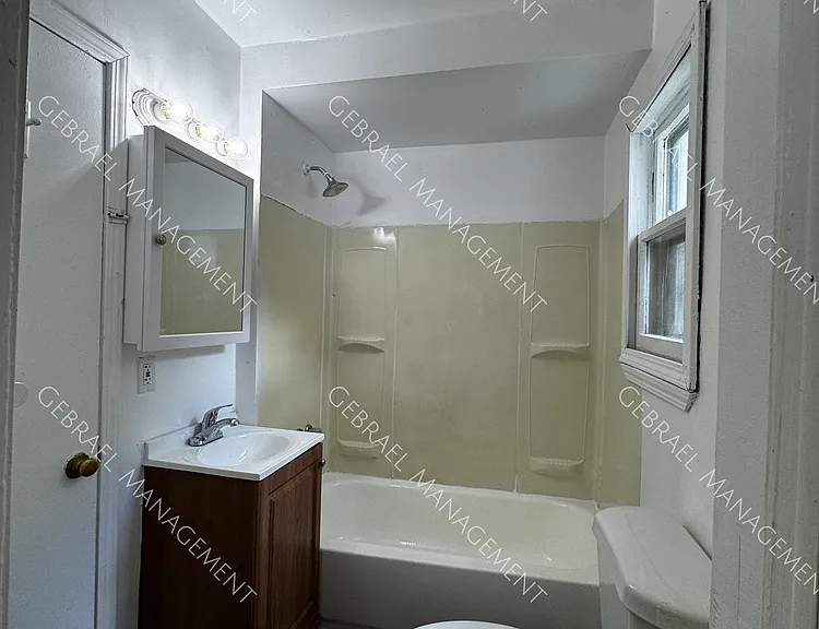 3208 Holly Ave — Photo 6