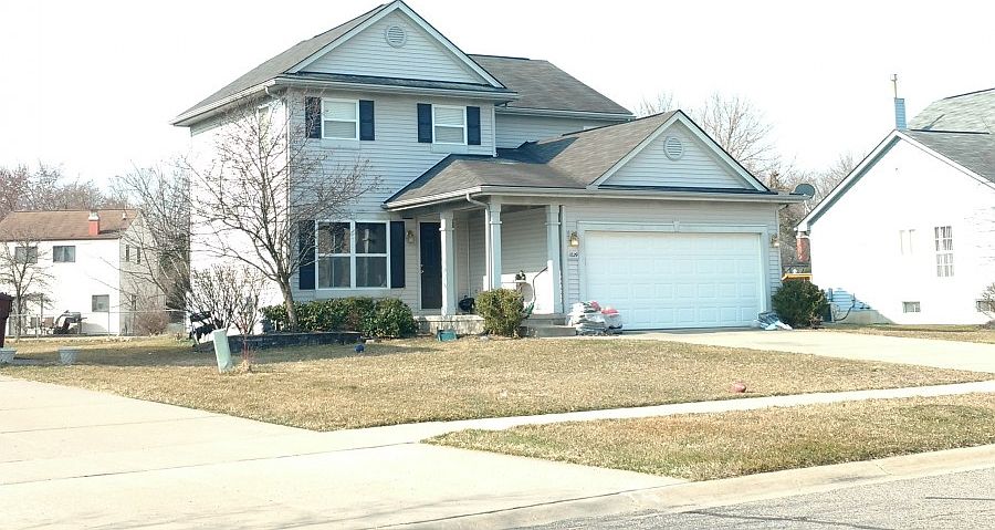 2nd image of 1829 Savannah Ln
