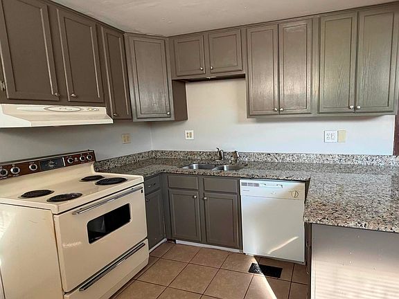 3rd image of 1649 Riderwood Trl