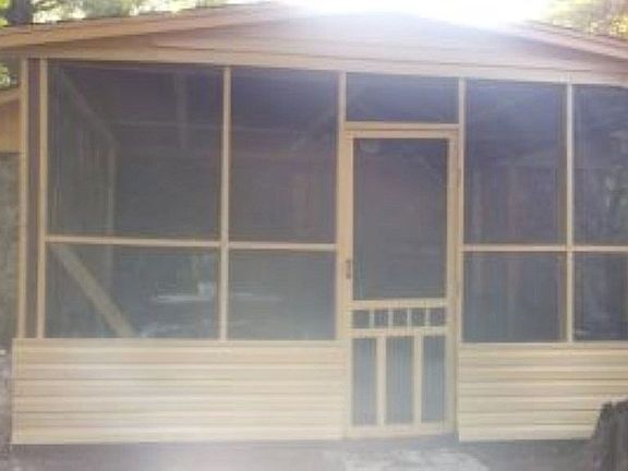 2nd image of 701 E Crowly St