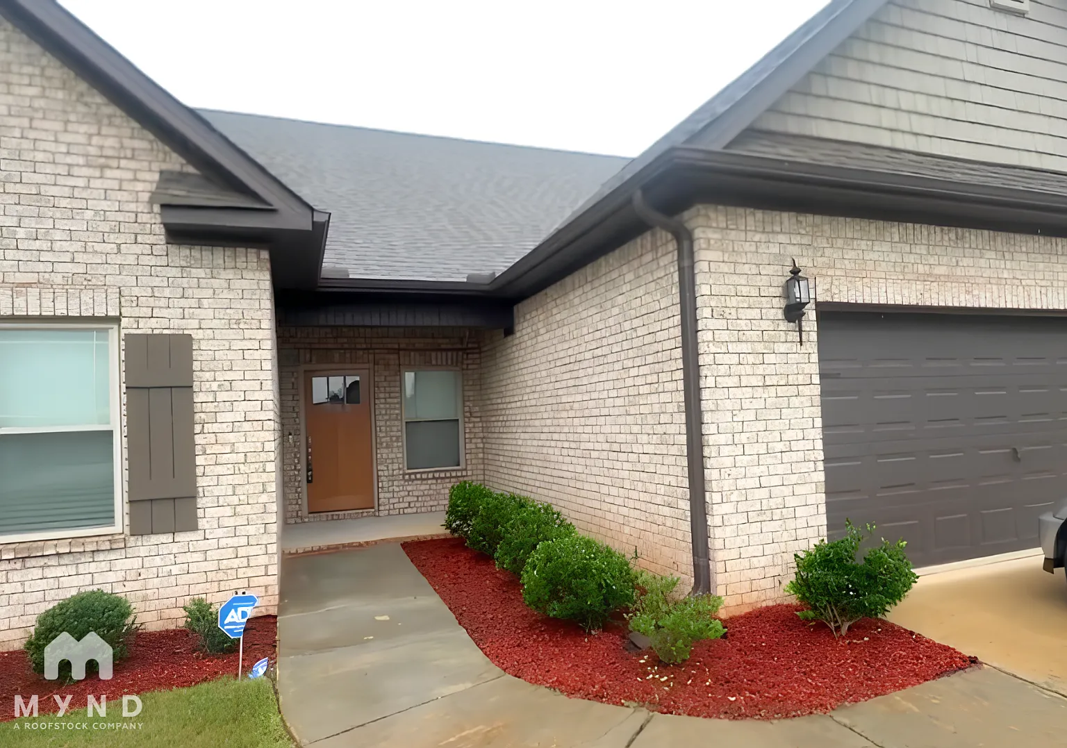4 bed, 3.0 bath, 2574 sqft, $2,119 — Photo 1