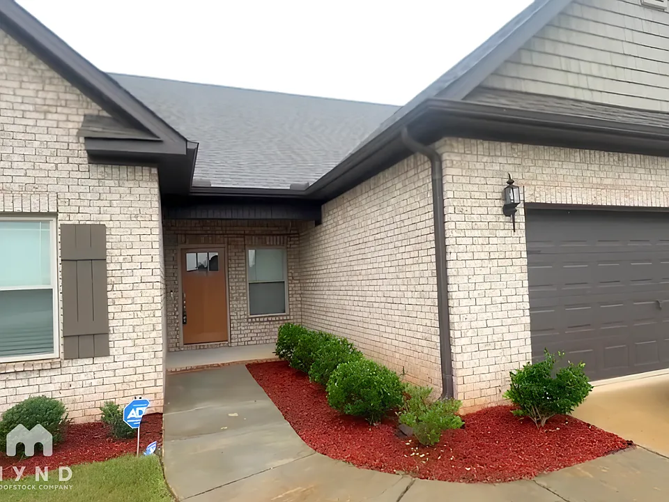 232 Portrait St