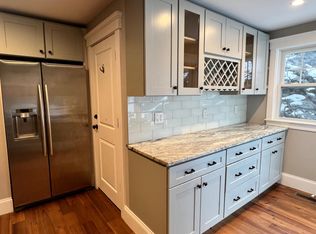 82 Essex St FLOOR 1, Swampscott, MA 01907
